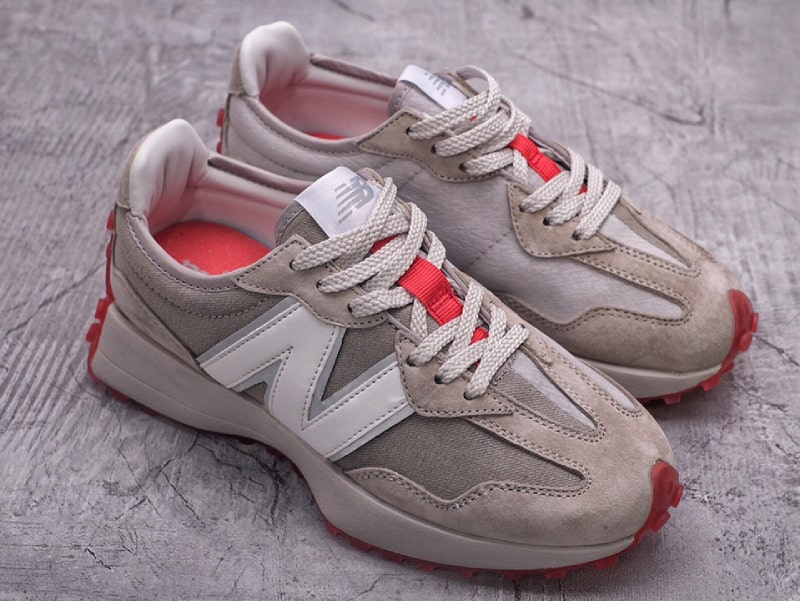 NEW BALANCE 327 [X. 7]